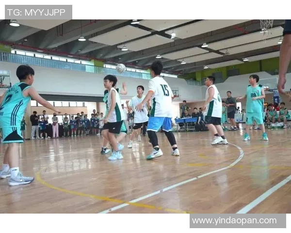 重庆篮球队选拔赛点评展现灵活性与团队协作的精彩瞬间 重庆篮球队选拔赛点评展现灵活性与团队协作的精彩瞬间